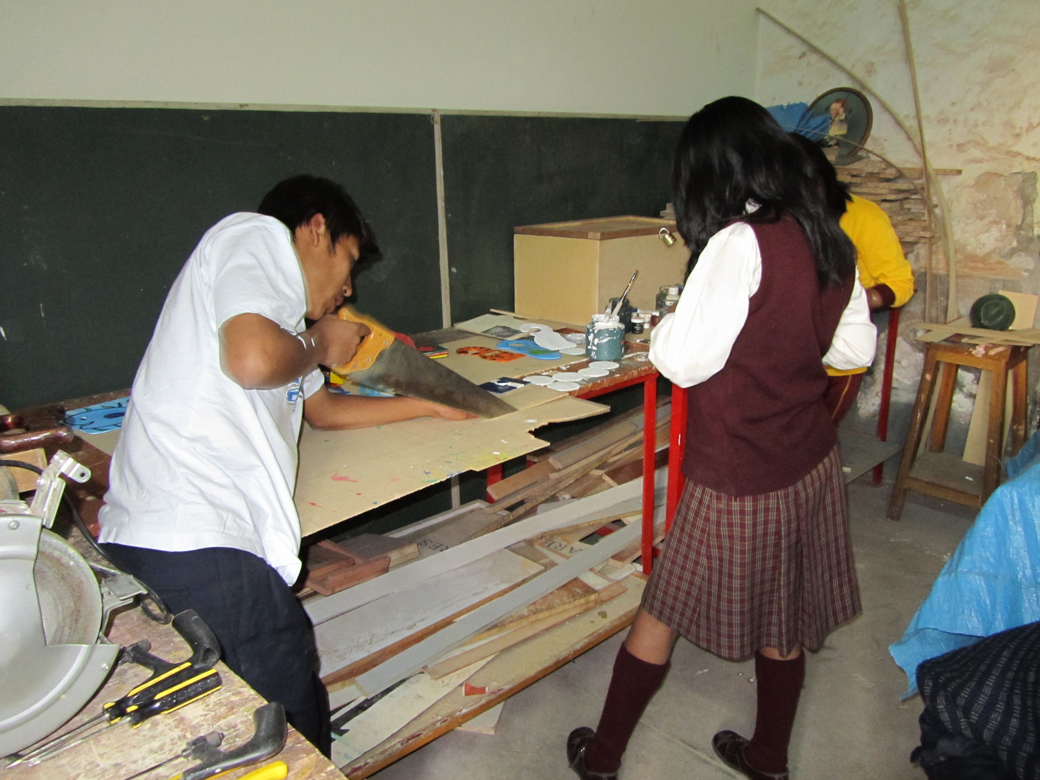 children doing woodwork